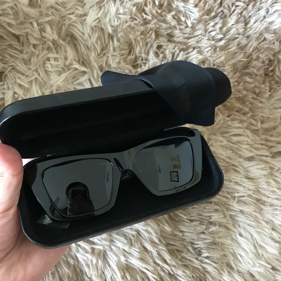 MCQ by Alexander McQueen - Picture 2 of 7